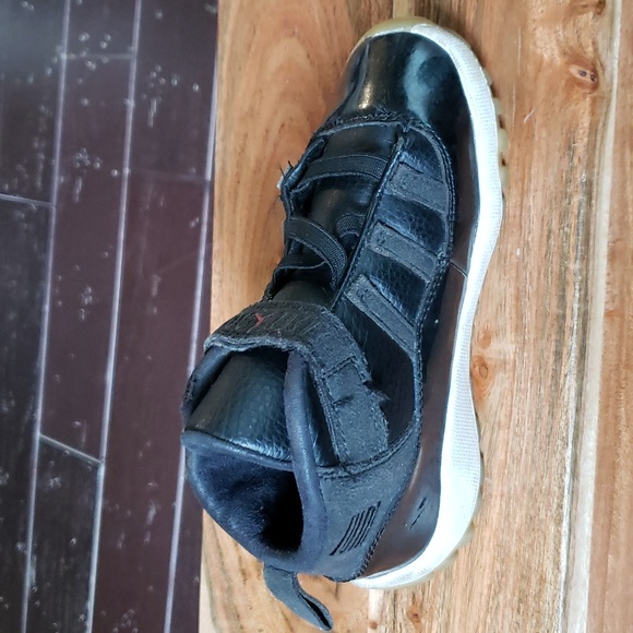 Nike Air Jordan black Toddler shoes. Size 10C. Pre-owned Velcro & elastic close - Picture 2 of 10